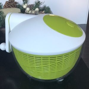 Salad Spinner (NWOT)